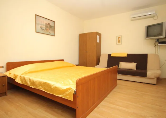 With A Parking Space Mlini, Dubrovnik - 9018 *